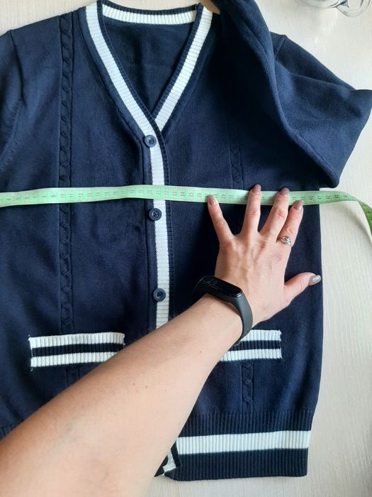 Кофта, безрукавка школьная новые