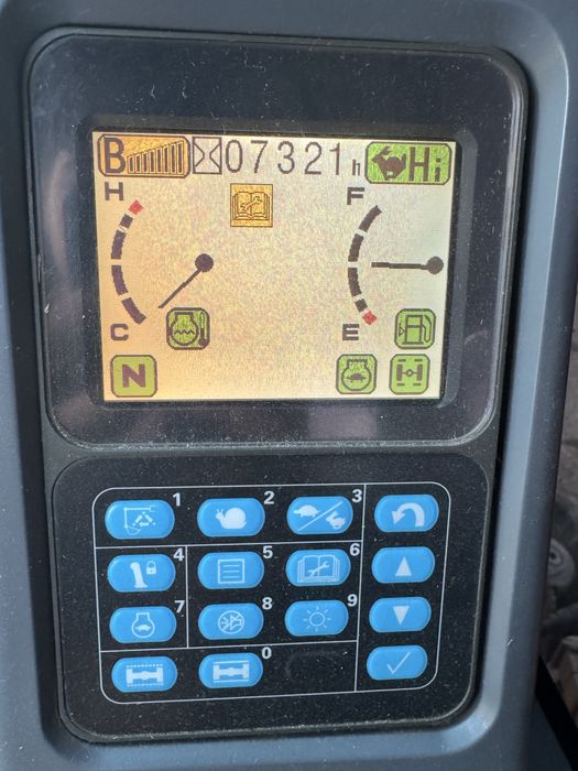 Excavator komatsu pe roți