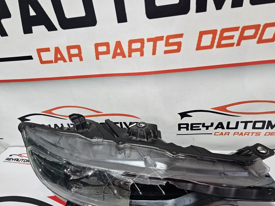 Far dreapta led Maserati Levante Facelift 2020 cod 0670152719