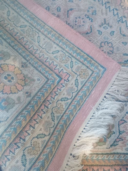 Ръчно тъкан уникален килим