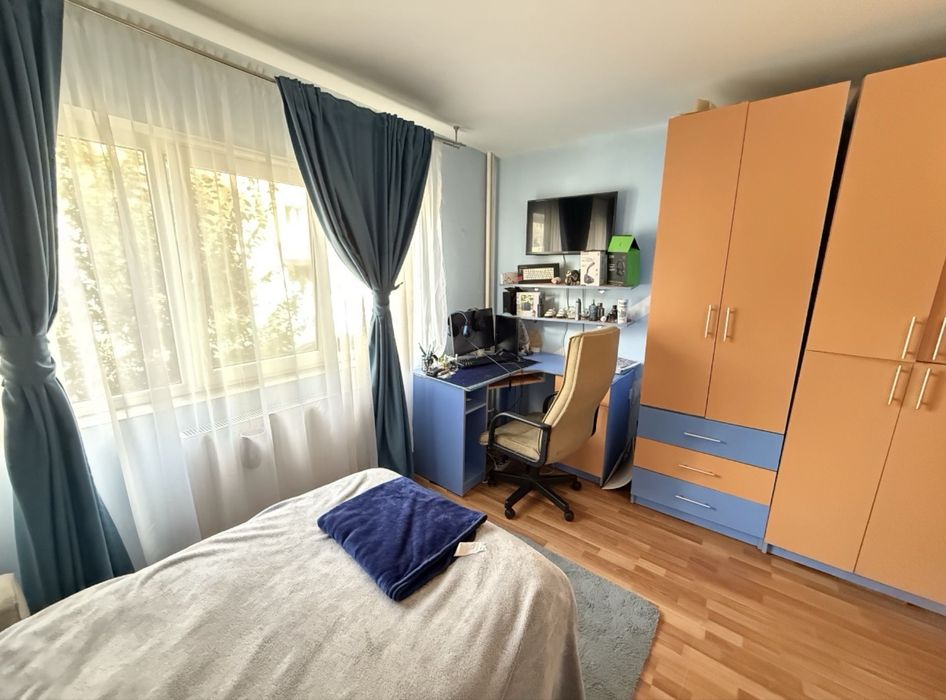 Apartament cu doua camere , zona Rogerius
