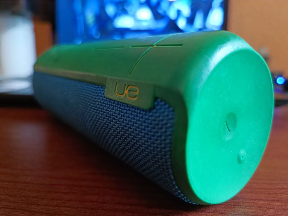 Тонколонка Logitech UE Boom 2