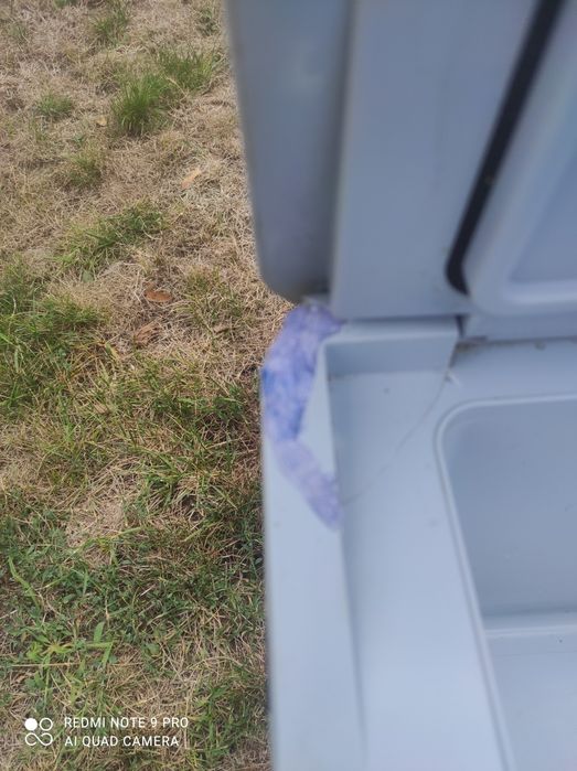 Хладилна чанта Mobicool с външни забележки