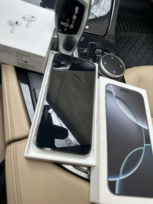 Vand/Schimb Iphone 16 Pro max 256gb impecabil