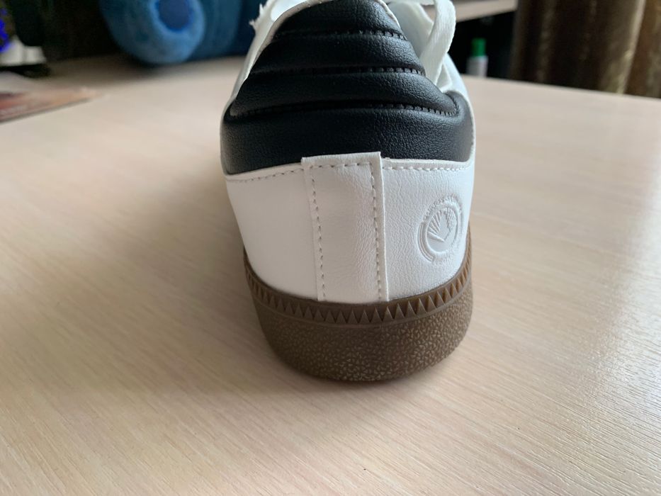 Новые кроссовки samba