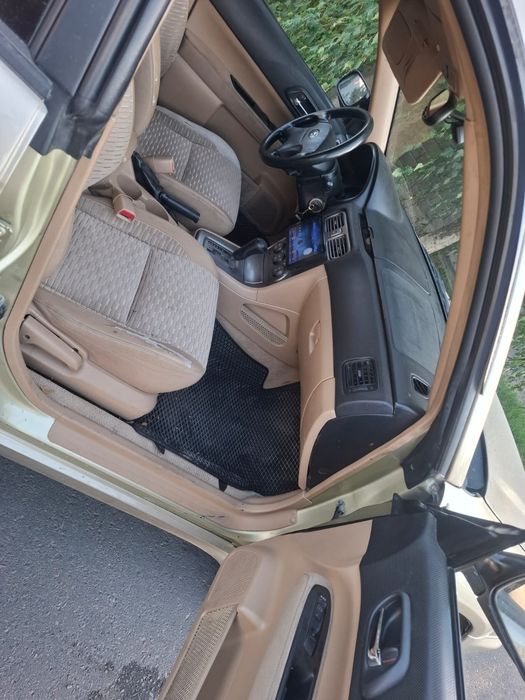 Продам срочно автомобиль марки Subaru forester