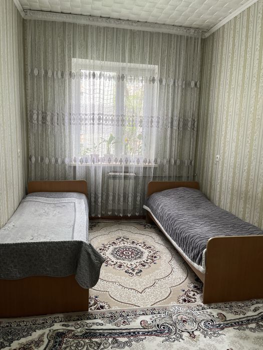 Спальный гарнитур и кровать