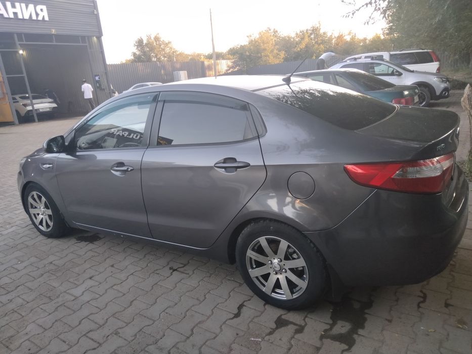 Киа рио 2012 г. Автомат.