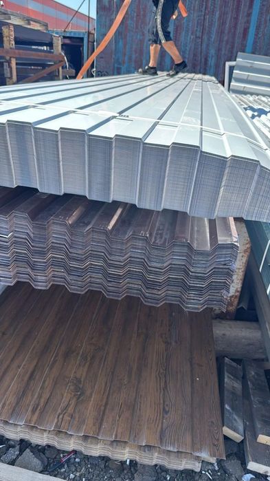 ПРОФЛИСТ крашный