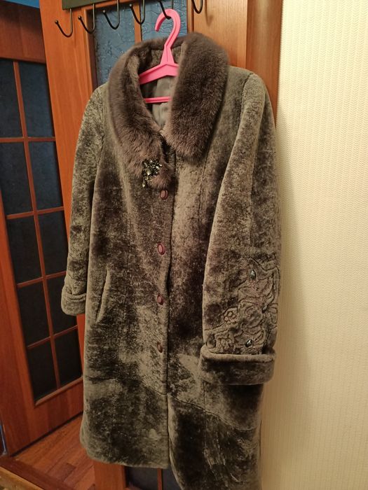 ..Шуба мутон=пепельная..