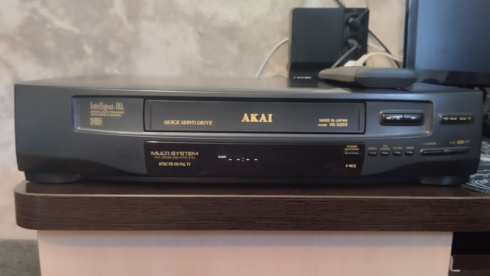Видеомагнитофон Akai