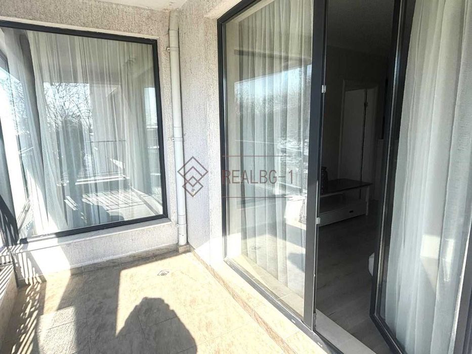 Продава се Тристаен апартамент в Балчик - 96 кв.м за 1055 €/кв.м - Снимка #3