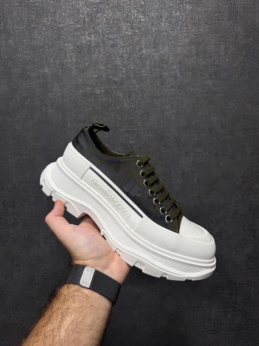 Alexander McQueen Tread Slick, Oversized Satu Mare • OLX.ro