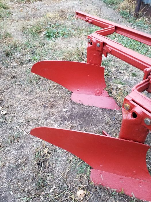 Плуг сельхоз  ПТ-2.