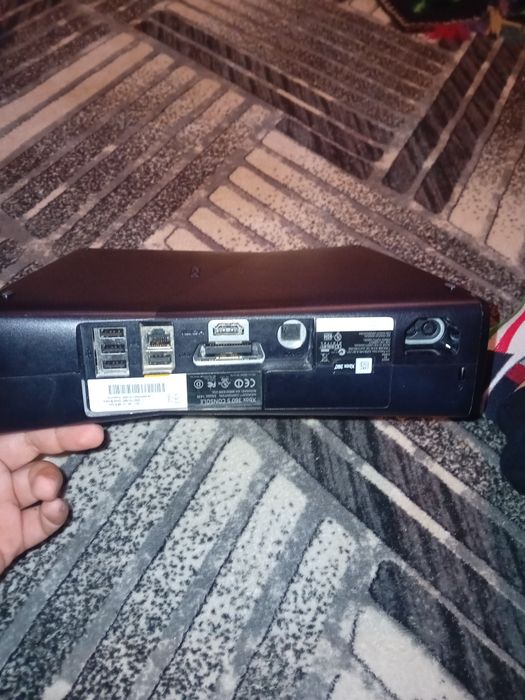 Vând xbox 360 slim