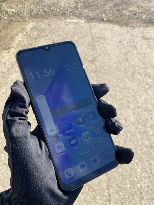 Oppo A57s aproape impecabil