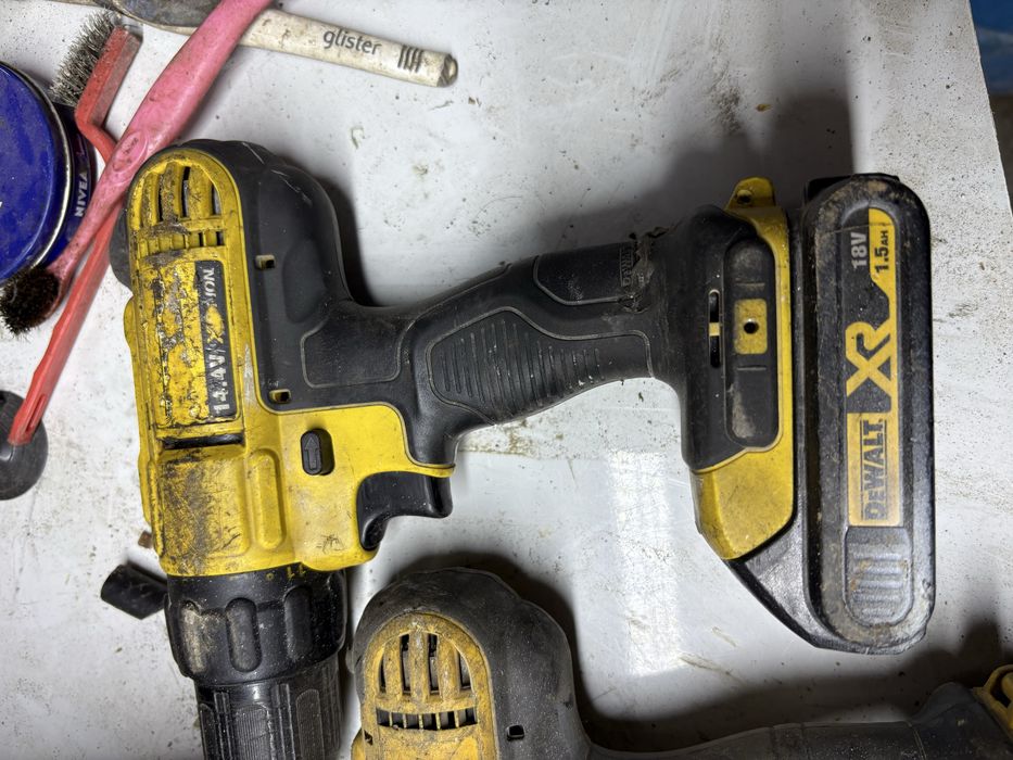 Шруповерт Dewalt,