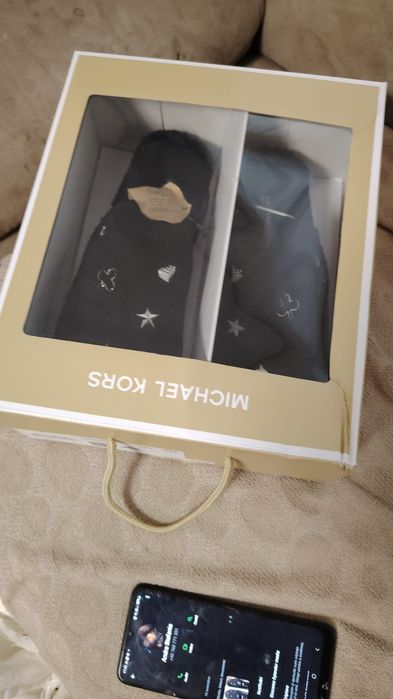 Vând papuci Michael Chors