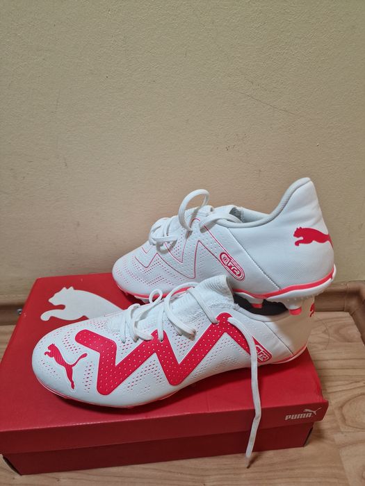 Ghete de fotbal marimea 44