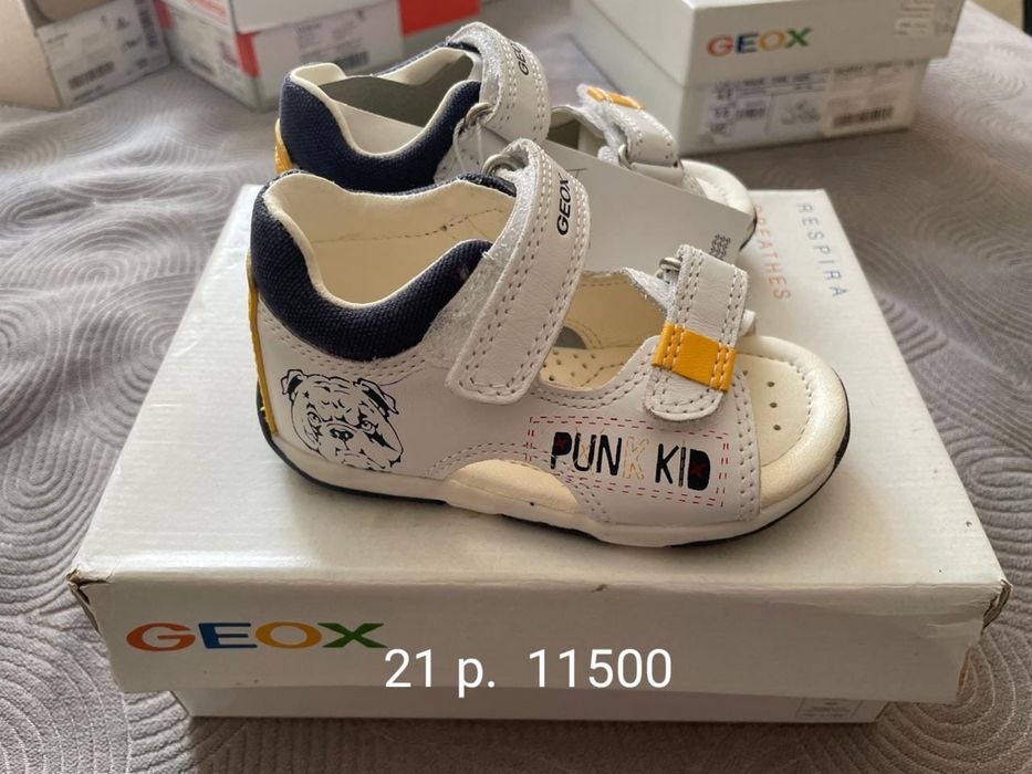 Детские сандалии от бренда Timberland, Geox, Clarks