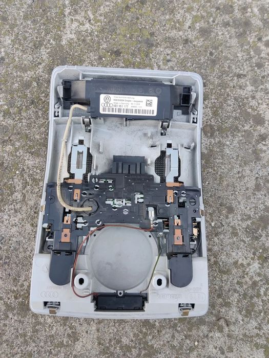 Plafoniera / Lampa plafon cu lumini AMBIENTALE Seat Exeo Audi A4 B6 B6 8E0951177