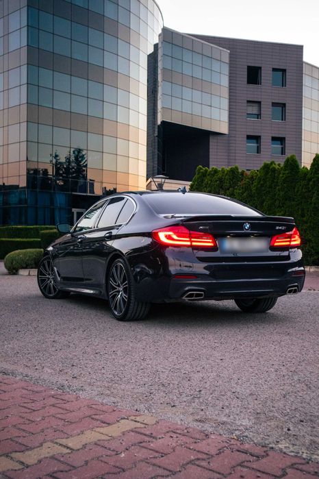 BMW 540i XDrive M-Пакет 2017 Navi*HeadUp*Harman&Kardon Частно Лице