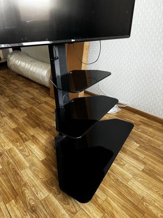 стеклянная стойка под телевизор