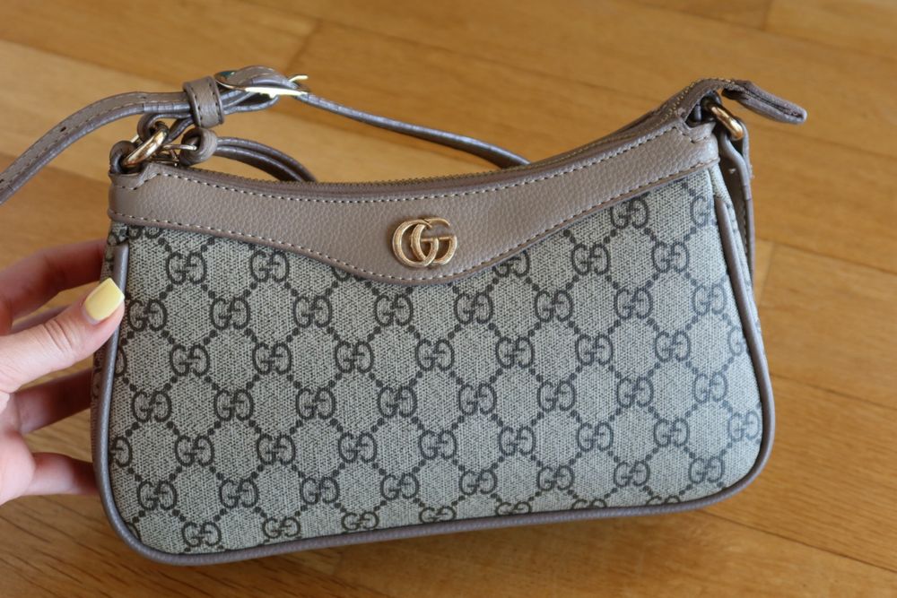 Лот чанти Gucci, By Far, Prada, Liu Jo