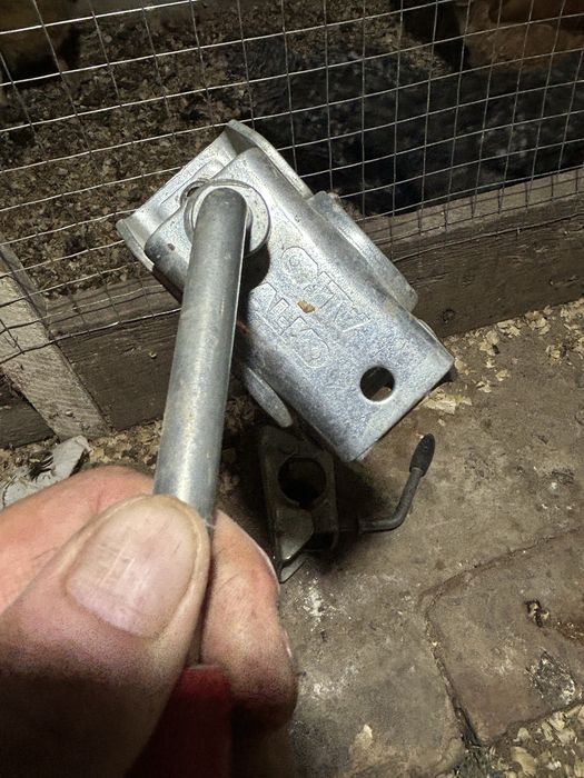 Ось на легковой прицеп