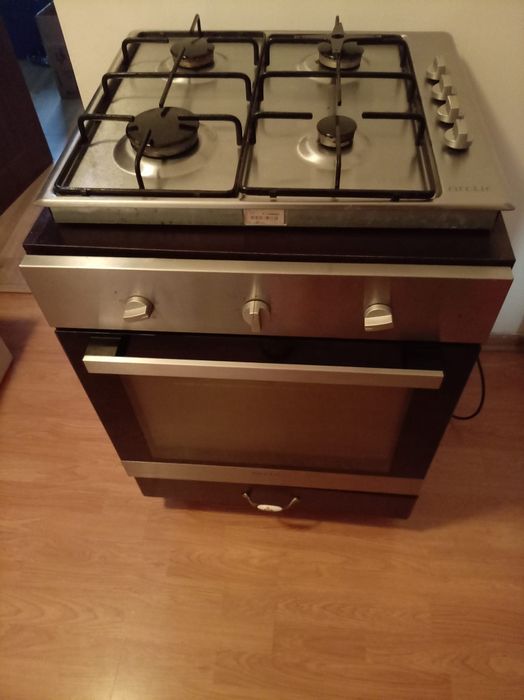 Plita pe gaz si cuptor electric