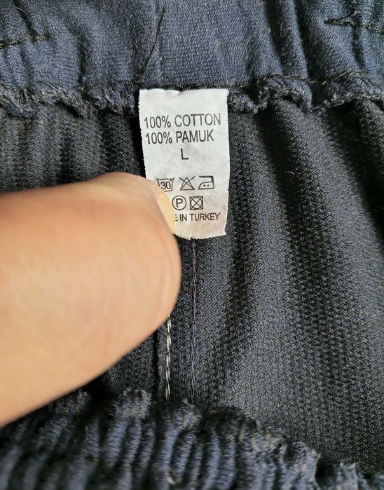 Pantaloni scurți, mărimea L