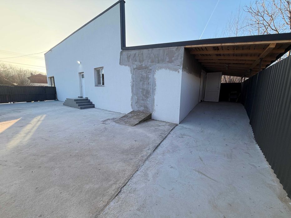 Cladire / Spatiu comercial 245 mp + Anexa 45 mp Inchiriere Dambovita