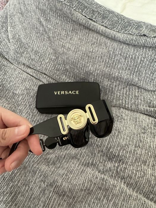 Стильные очки Versace