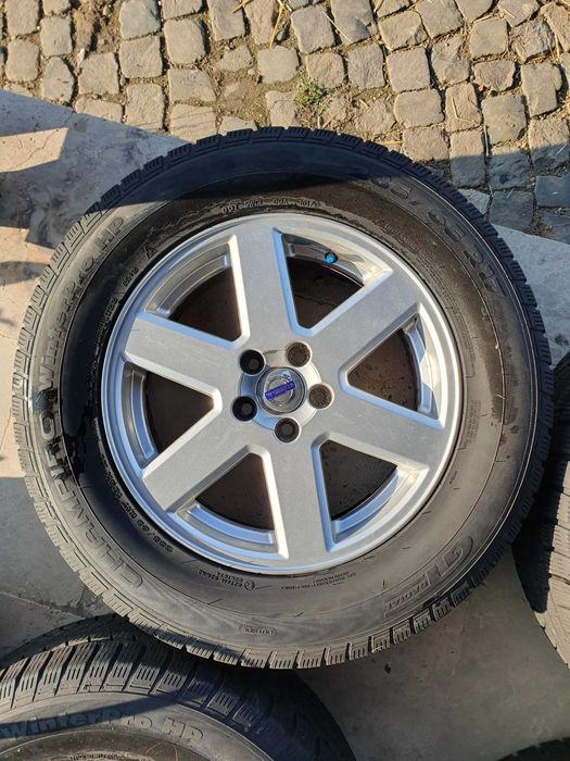 Volvo OEM Set Jante Stare Foarte Bună Cu Anvelope M+S 235 65 17 xl