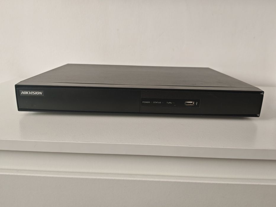 DVR Hikvision 16 canale / 6tb stocare (2x3tb) DS­-7216HGHI­-SH/A