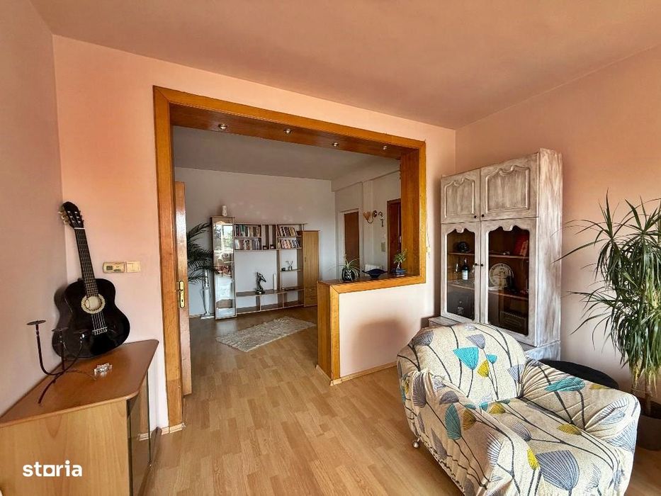 De vanzare Apartament 4 camere, zona Cetate - Scoala nr 7.