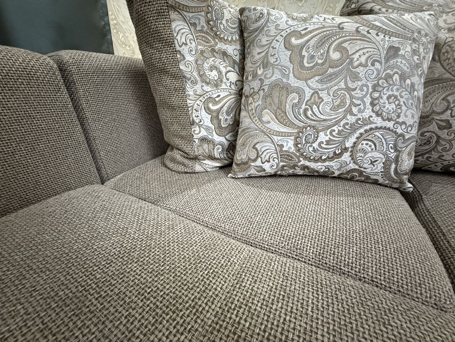 Уголок мягкая мебель