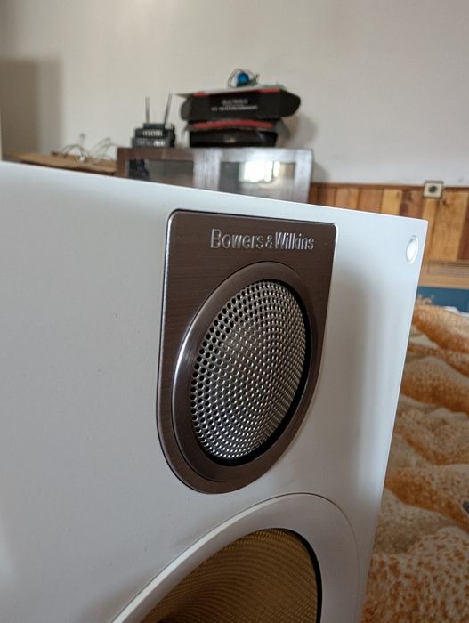 B&W Bowers & Wilkins  683 S2