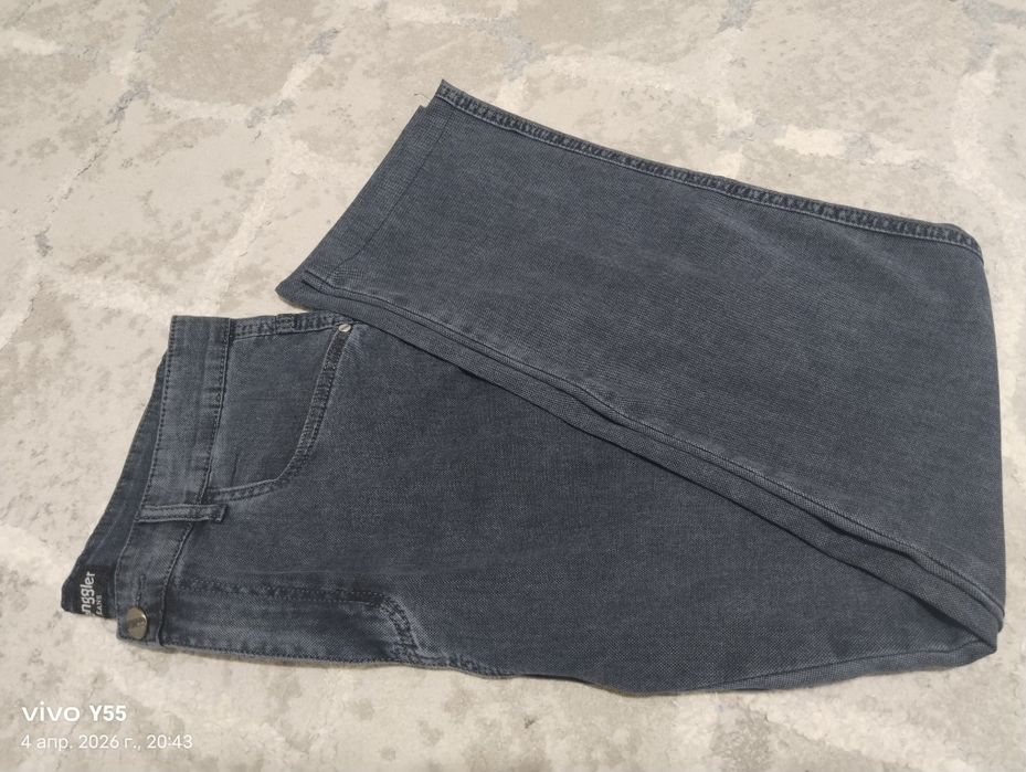 Продам джинсы мужские