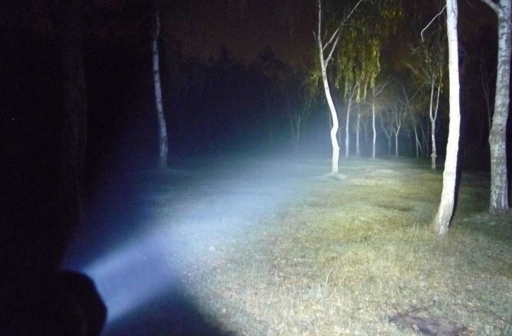 Мощный фонарь для охотников и рыбаков