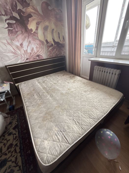 Кровать для спальной