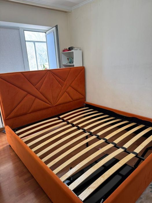 Кравать для спальной