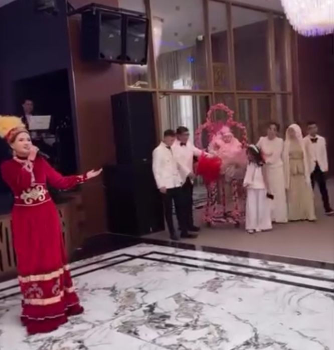 Тамада певец  двуязычный