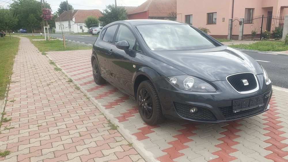 SEAT Leon 2011 — imagine 3