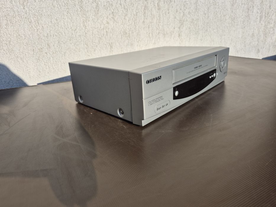 Vând  video recorder marca Orion model  VH-522-SI