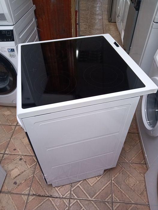 Като нова свободно стояща печка с керамичен плот Voss  2годиниГаранция