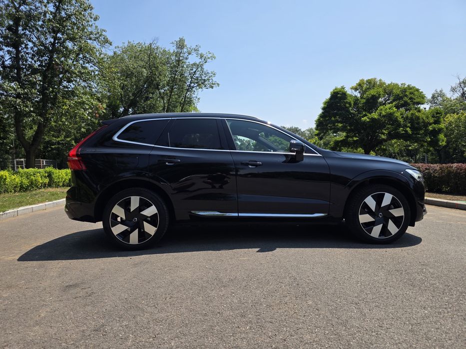 Volvo XC60 T8 Recharge AWD 455 CP |  Pano | Ventilatie | Cristal | Istoric complet VOLVO