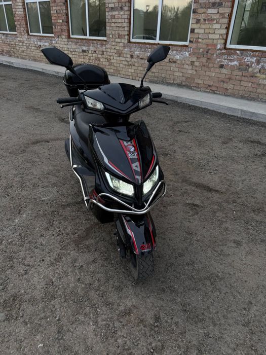 Продам скутер м8