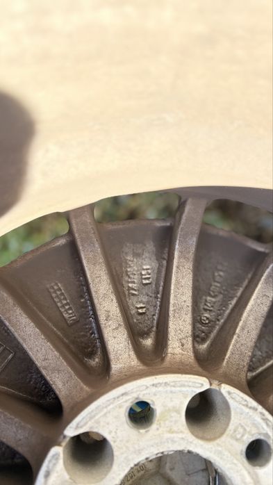 Jante Gullideckel 16 - w140 w124 w190 w201 Golf 1/2