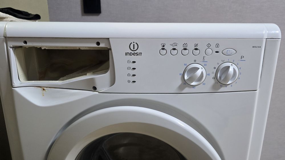 Продаётся стиральная машина Indesit
